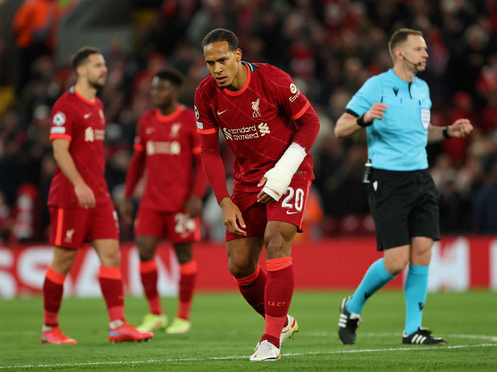 利物浦不敌巴黎圣日耳曼,三冠希望破灭显露短板 利物浦不敌巴黎圣日耳曼,三冠希望破灭显露短板